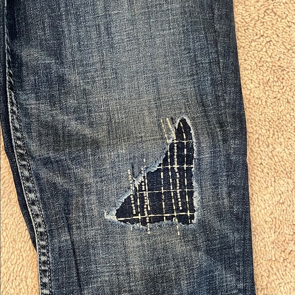 White House Black Market distressed slim ankle jeans - Picture 4 of 8